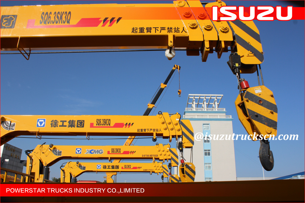 ELF Telescopic boom crane, ISUZU Telescoping boom crane, 700P Lorry truck crane