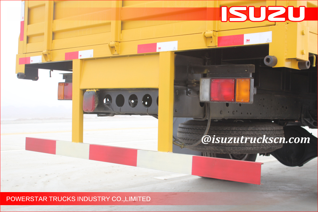 ELF Telescopic boom crane, ISUZU Telescoping boom crane, 700P Lorry truck crane