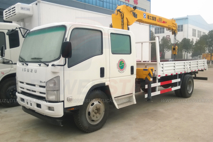 Double Cabin ISUZU NPR ELF Crane Trucks with 6.3Ton Telescopic Boom Truck