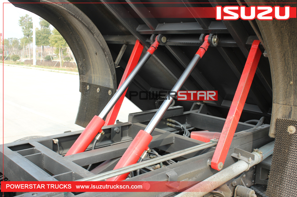 New ELF/700P Isuzu Street Vacuum Wet Type Road Sweeper Truck