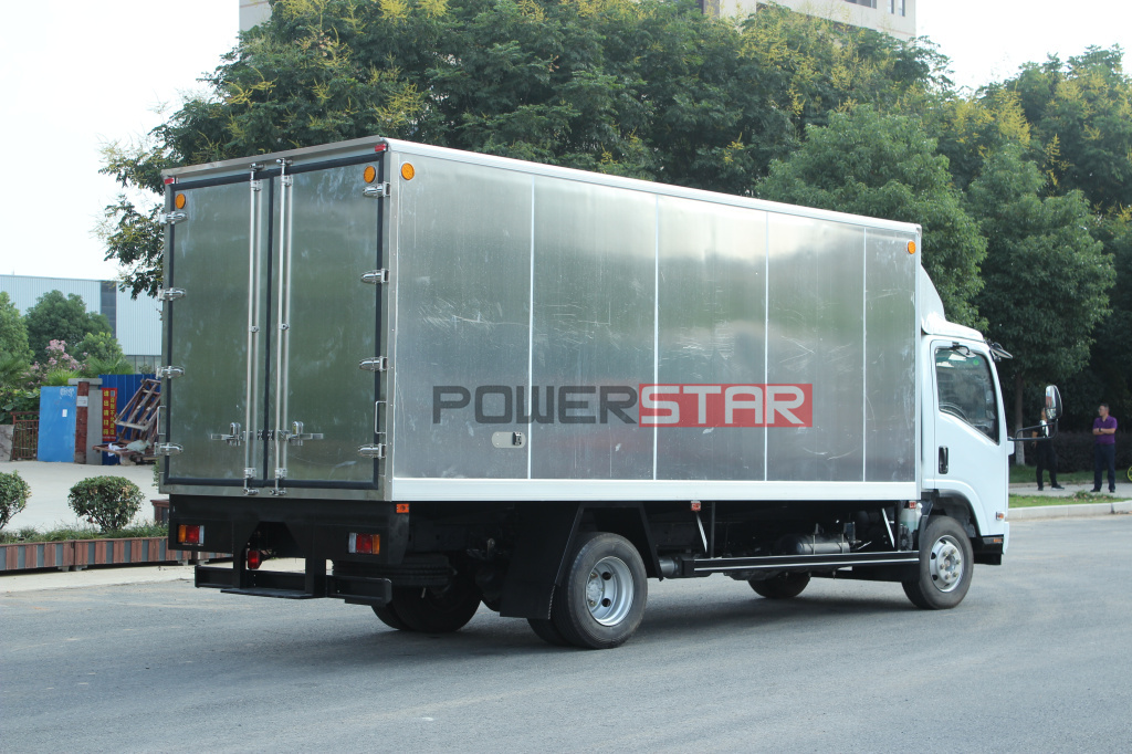 Hauling truck Isuzu Elf Aluminum Closed Cargo Van Trucks