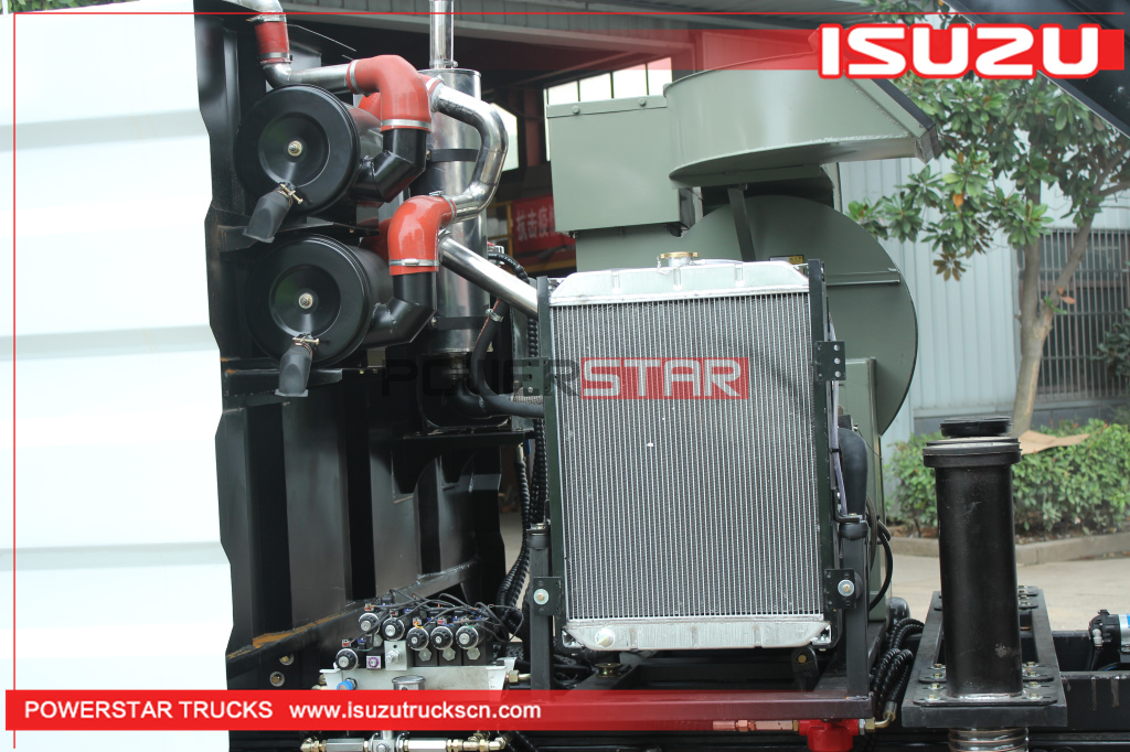 ISUZU ELF Vacuuming Sweeper Strong Suction Road Vacuum Cleaner Road Cleaning Vehicle