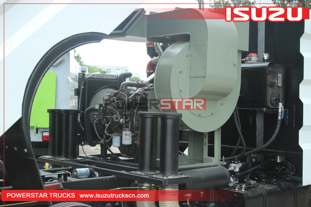 ISUZU ELF Vacuuming Sweeper Strong Suction Road Vacuum Cleaner Road Cleaning Vehicle