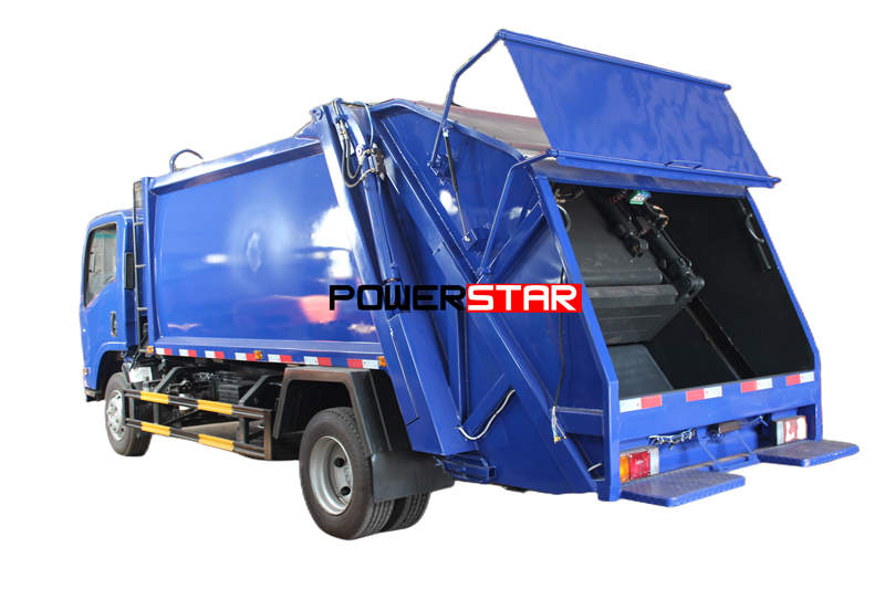 Isuzu 700P garbage compactor truck