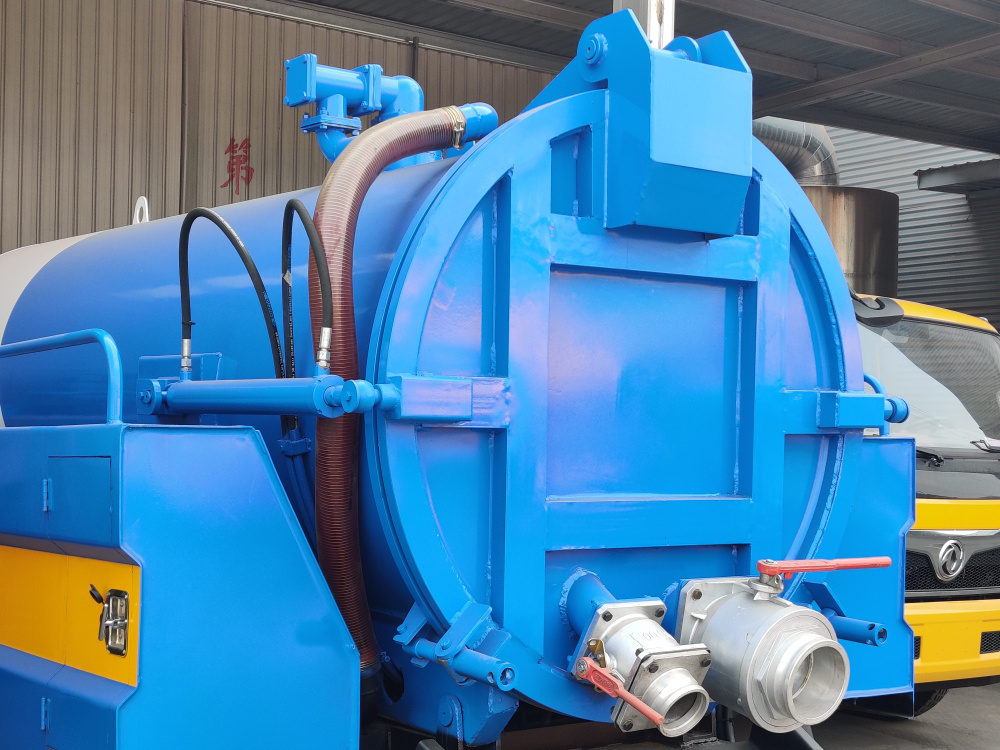 Japan Joint sewer dredging vehicle Isuzu