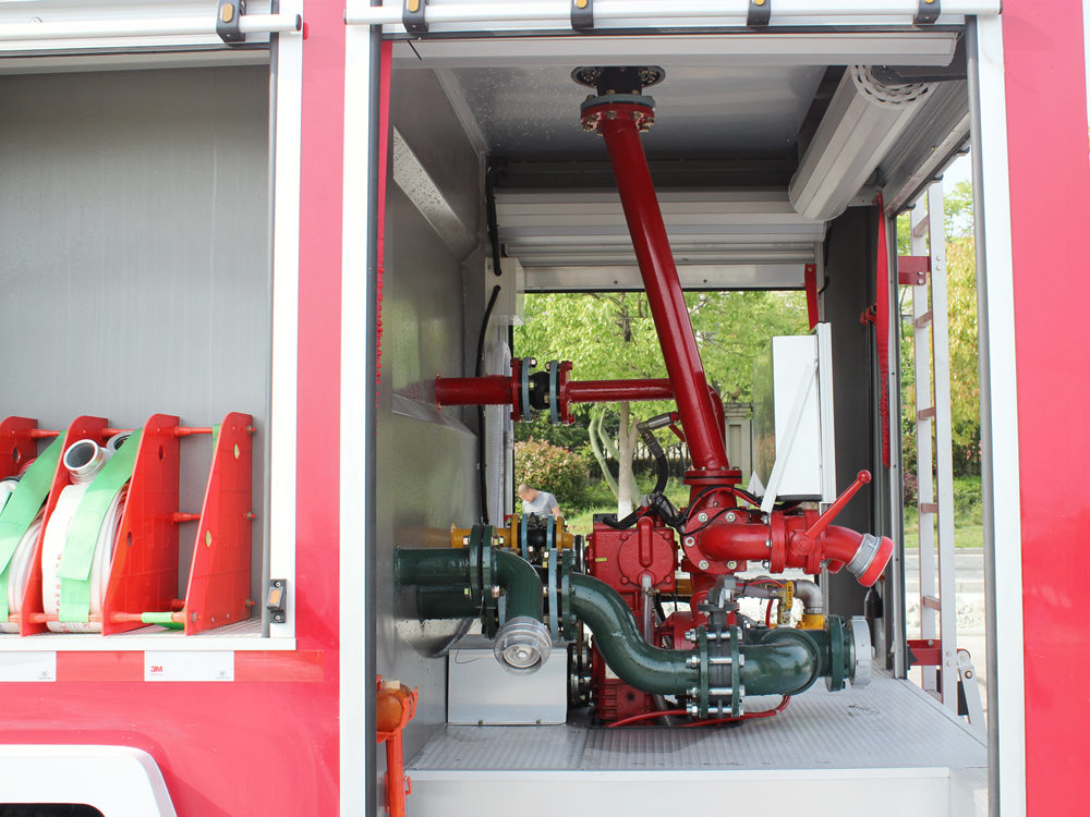 Isuzu fire engine