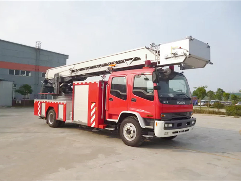 Isuzu fire engine