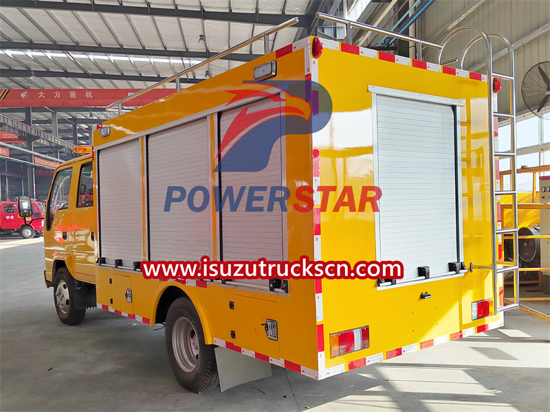 Isuzu mini ELF fire engine
