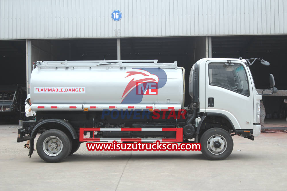 Isuzu ELF 700P 4x4 fuel tanker truck with dispenser and flow meter