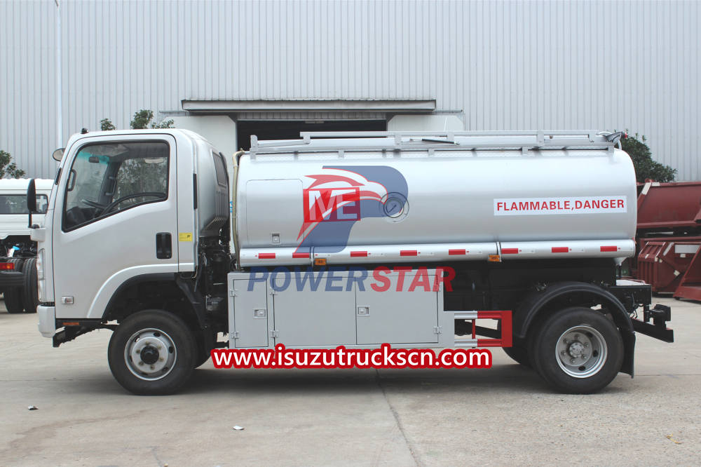 Isuzu ELF 700P 4x4 fuel tanker truck with dispenser and flow meter