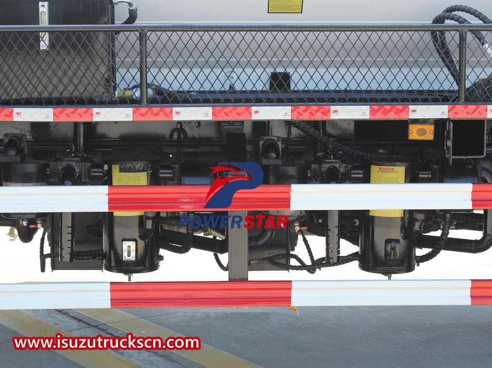 Isuzu septic suction truck