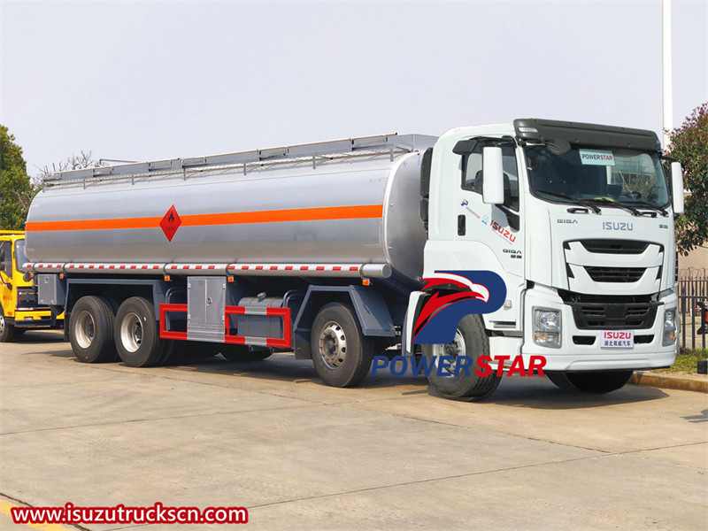 Isuzu giga 8x4 crude oil tanker truck