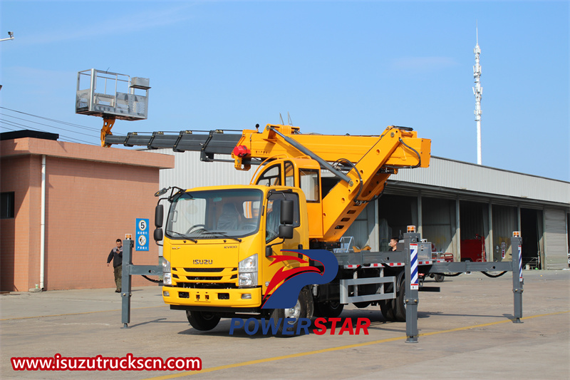 Isuzu KV100 bucket truck