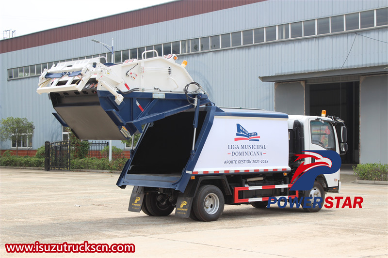 Isuzu ELF 700P refuse compressor truck