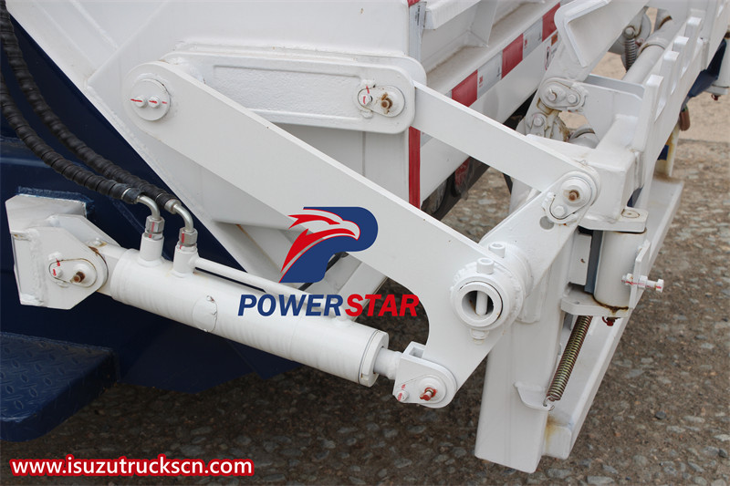 Isuzu ELF waste disposal truck flip mechanism