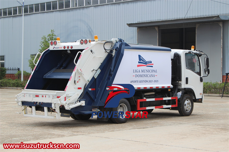  Isuzu ELF 700P garbage compactor truck