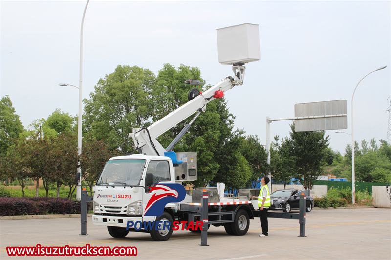 Isuzu NPR telescopic platform truck
