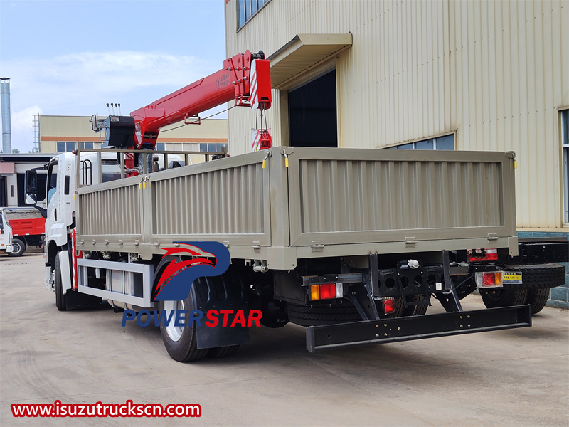 Isuzu GIGA truck with boom crane palfinger