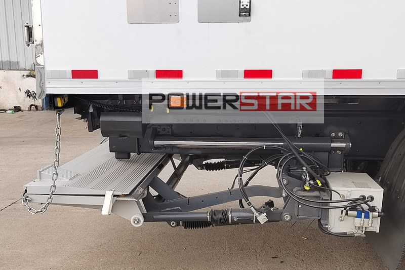 Isuzu refrigerated box trucks