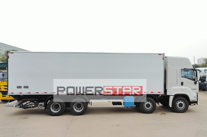 Isuzu refrigerated box trucks
