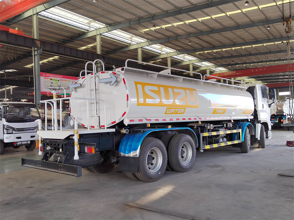  Isuzu 8X4 Giga 22000L Water Sprinkler Tank 
