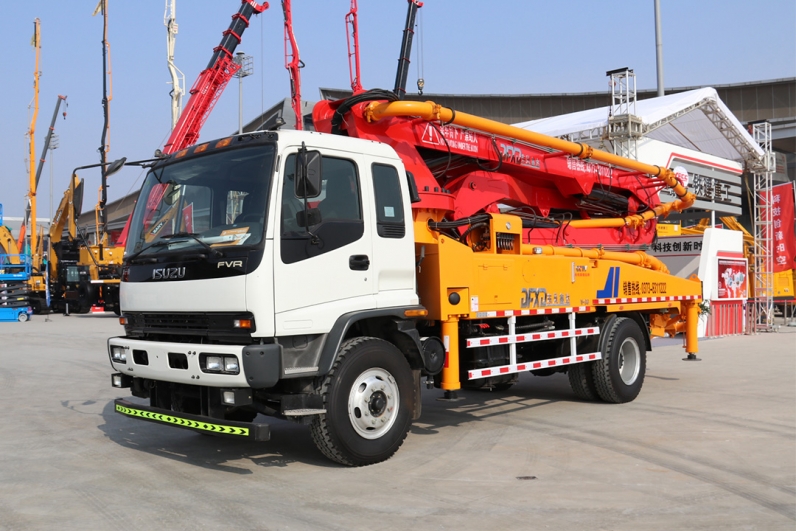brand new ISUZU FVR 4X2 6X4 Concrete Pump Truck for Construction