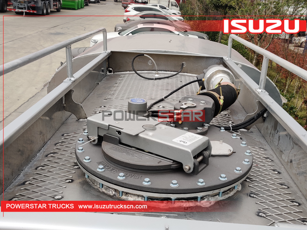 Japan ISUZU Aircraft Refueling Plane Refueller Aircraft Fuel Truck
